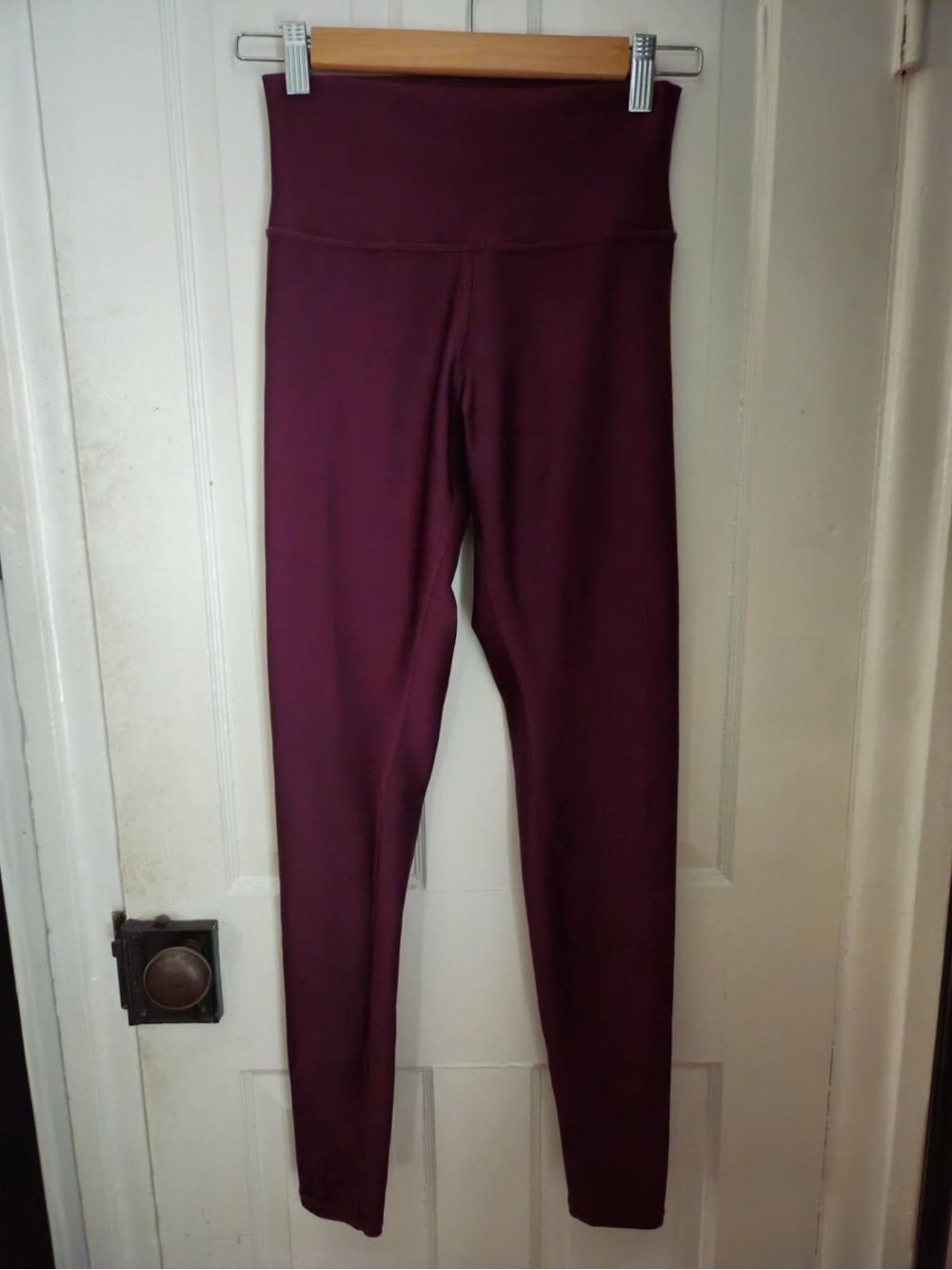 High-Waist Women's Leggings in Burgandy